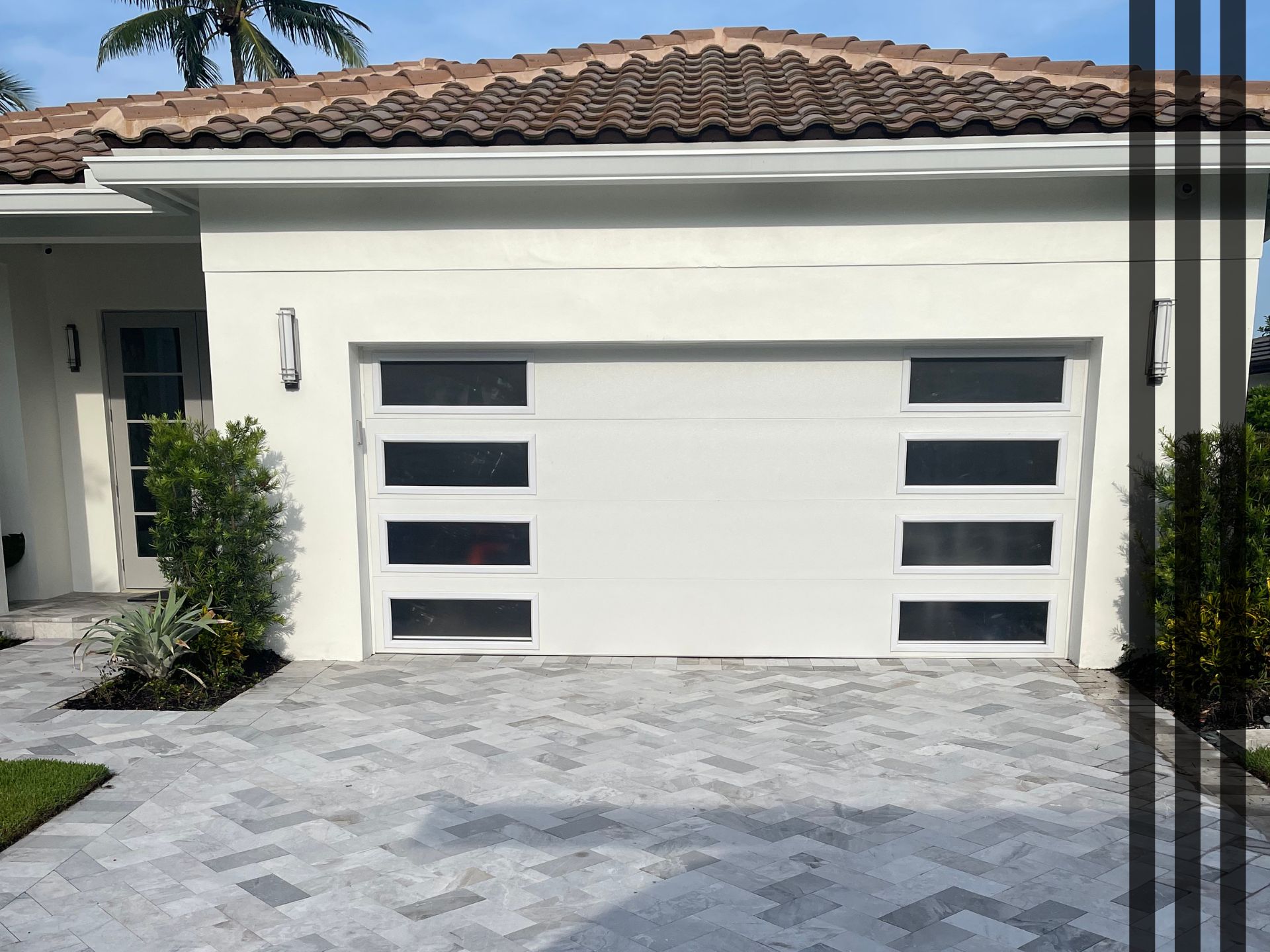 garage door with windows
